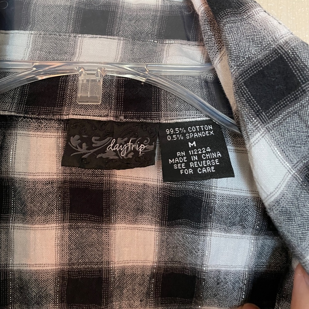 Daytrip Button-Up Collared Top - Picture 4 of 7